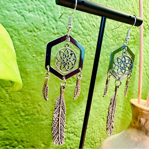 Jewelry - Silver Feather Dangle Earrings